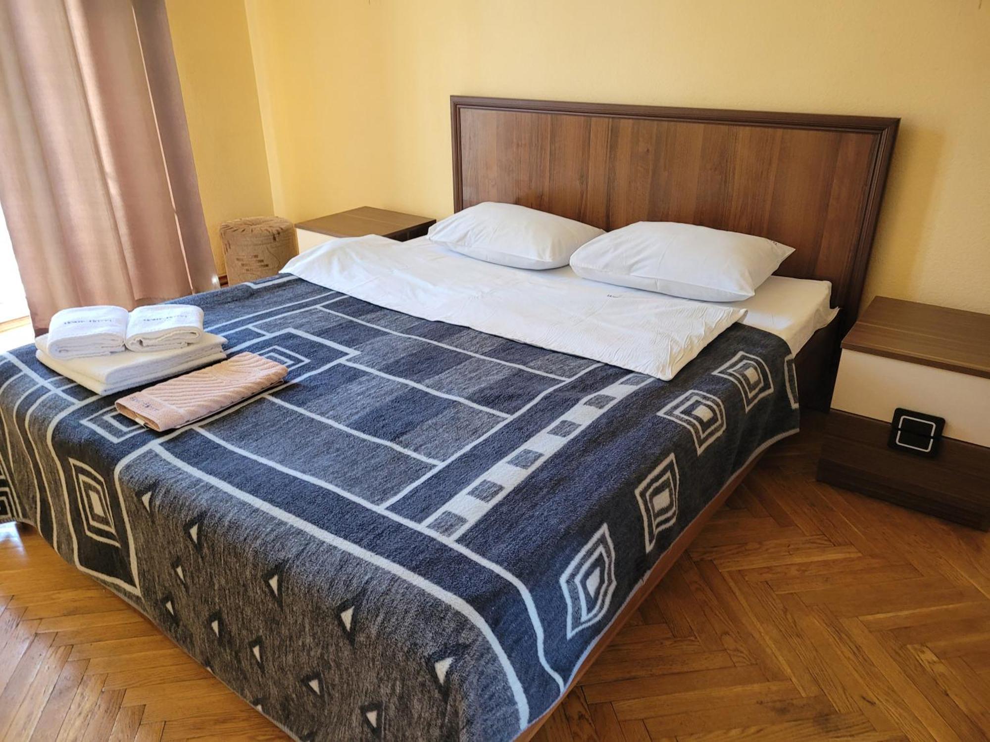 Home Hotel Apartments On Khreshchatyk Area Киев Екстериор снимка