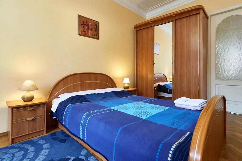 Home Hotel Apartments On Khreshchatyk Area Киев Екстериор снимка