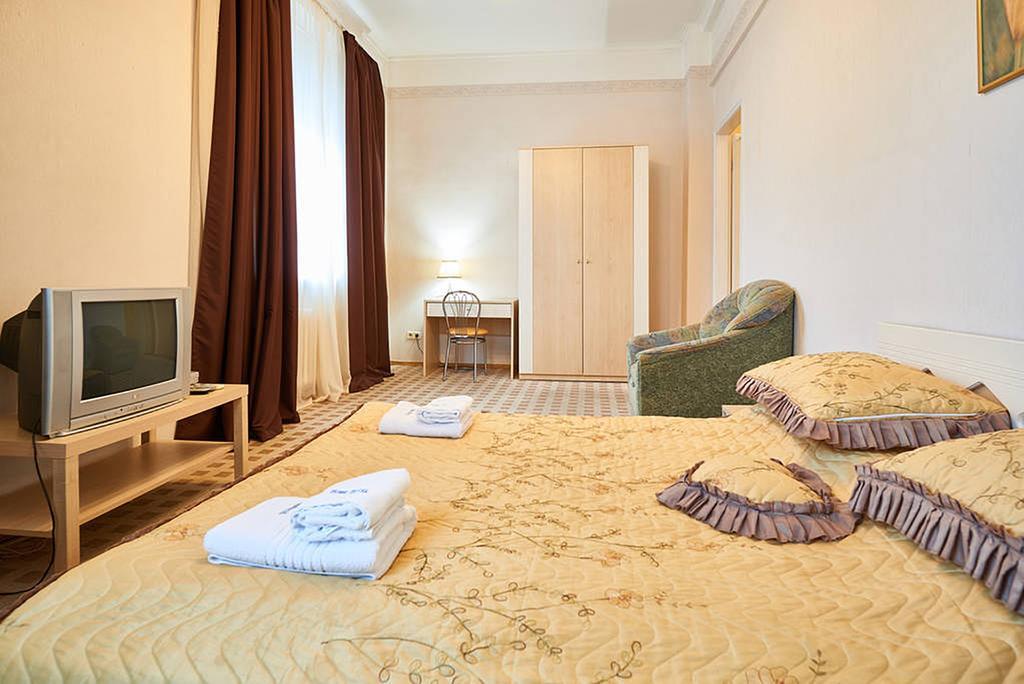 Home Hotel Apartments On Khreshchatyk Area Киев Екстериор снимка
