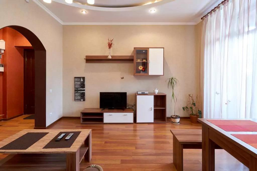 Home Hotel Apartments On Khreshchatyk Area Киев Екстериор снимка
