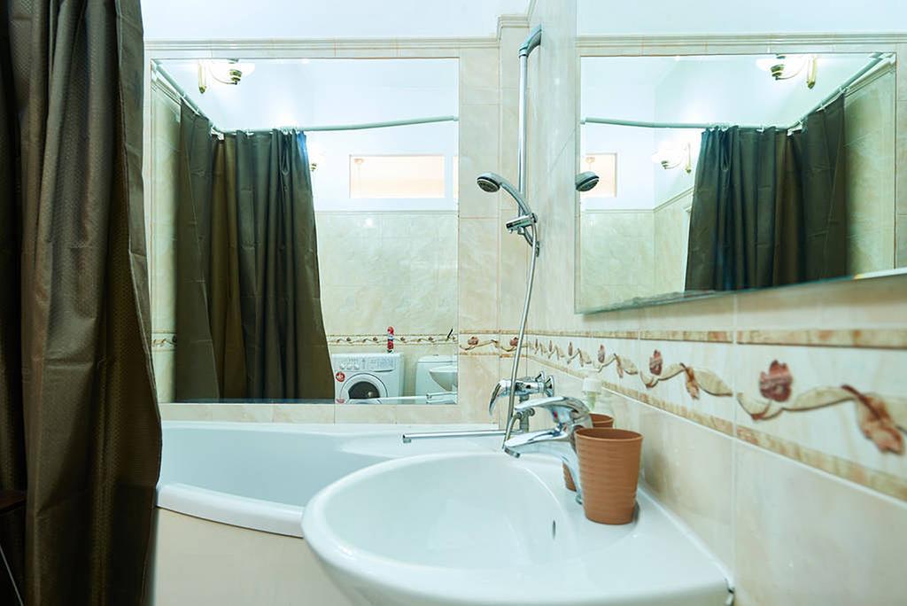 Home Hotel Apartments On Khreshchatyk Area Киев Екстериор снимка