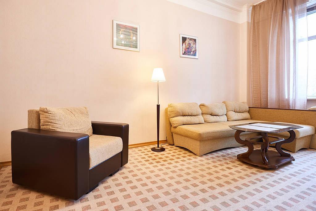 Home Hotel Apartments On Khreshchatyk Area Киев Екстериор снимка