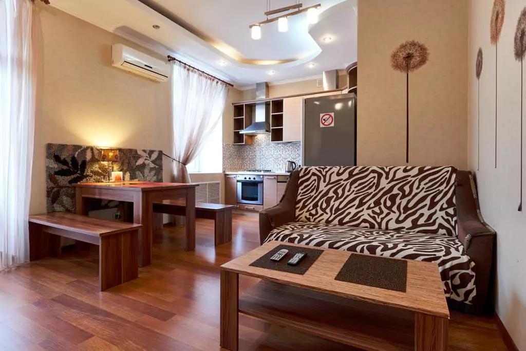 Home Hotel Apartments On Khreshchatyk Area Киев Екстериор снимка