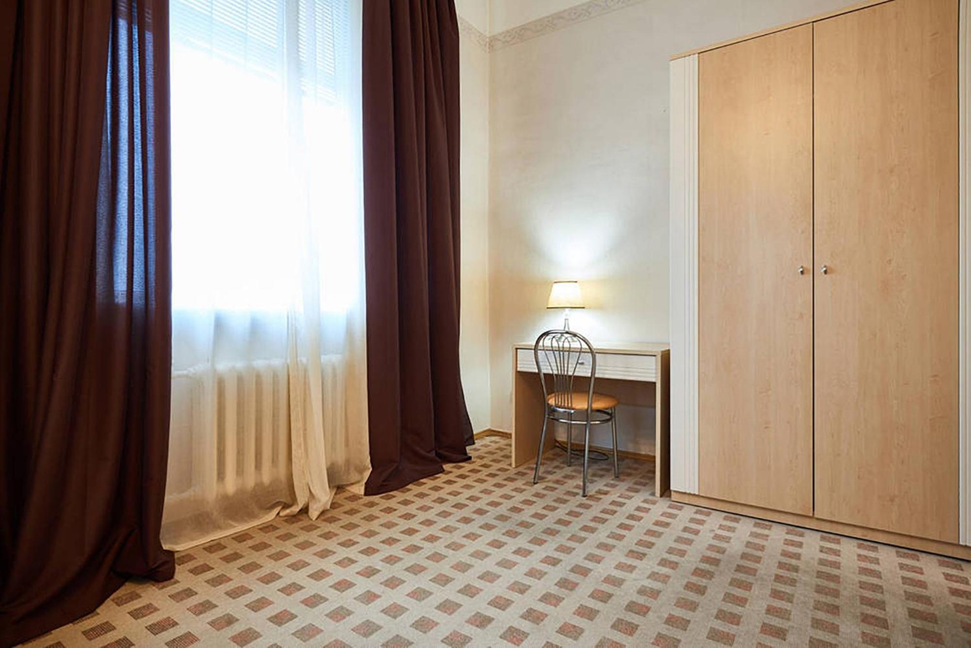 Home Hotel Apartments On Khreshchatyk Area Киев Екстериор снимка