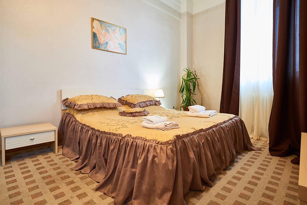 Home Hotel Apartments On Khreshchatyk Area Киев Екстериор снимка