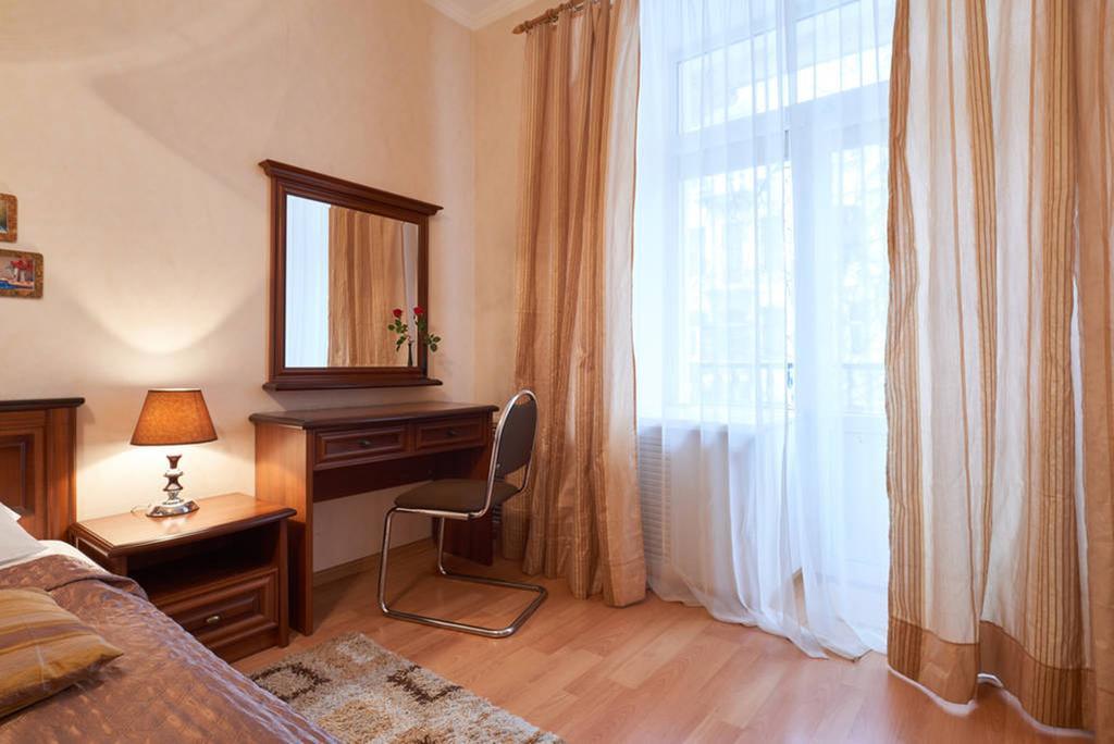 Home Hotel Apartments On Khreshchatyk Area Киев Екстериор снимка